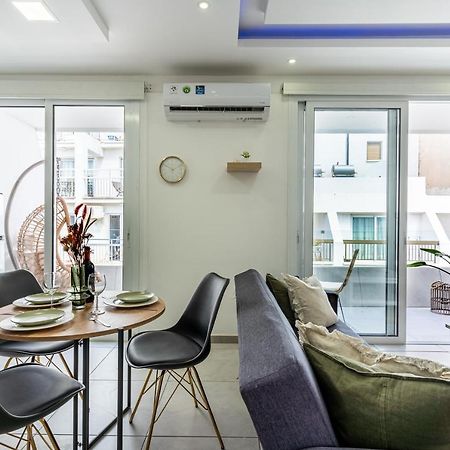 Beach Daze 1-BR Apt By Finikoudes Beach Larnaka Exterior foto