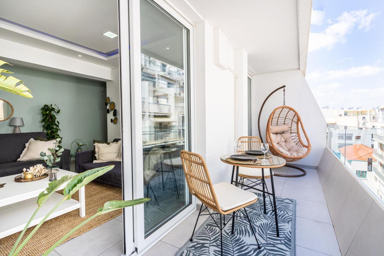 Beach Daze 1-BR Apt By Finikoudes Beach Larnaka Exterior foto