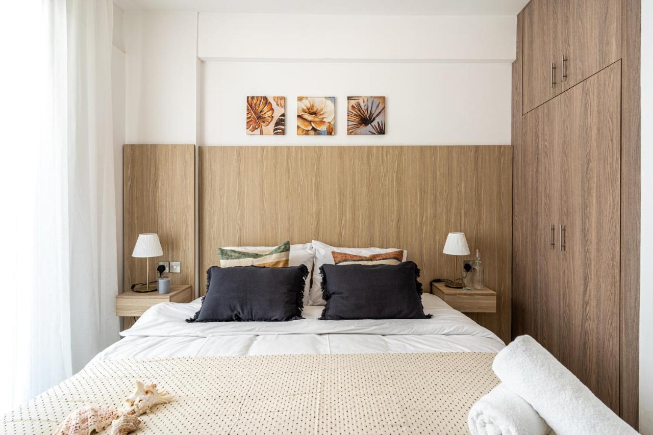 Beach Daze 1-BR Apt By Finikoudes Beach Larnaka Exterior foto